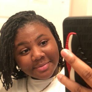 Meet your Posher, Aina